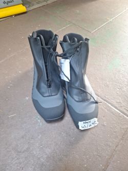 New Salomon NNN Alpine Boots Euro 43.5 mens 9.5