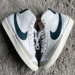 Nike Blazer Mid '77 SIZE 8