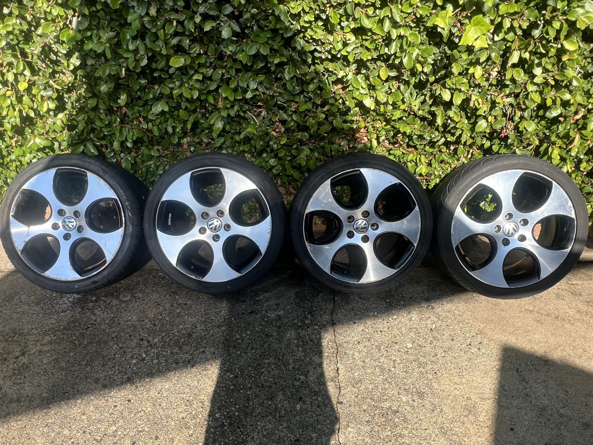 VW MK5 Jetta Golf GLI GTI OEM Set Of 4 18” Wheels Not Replica.
