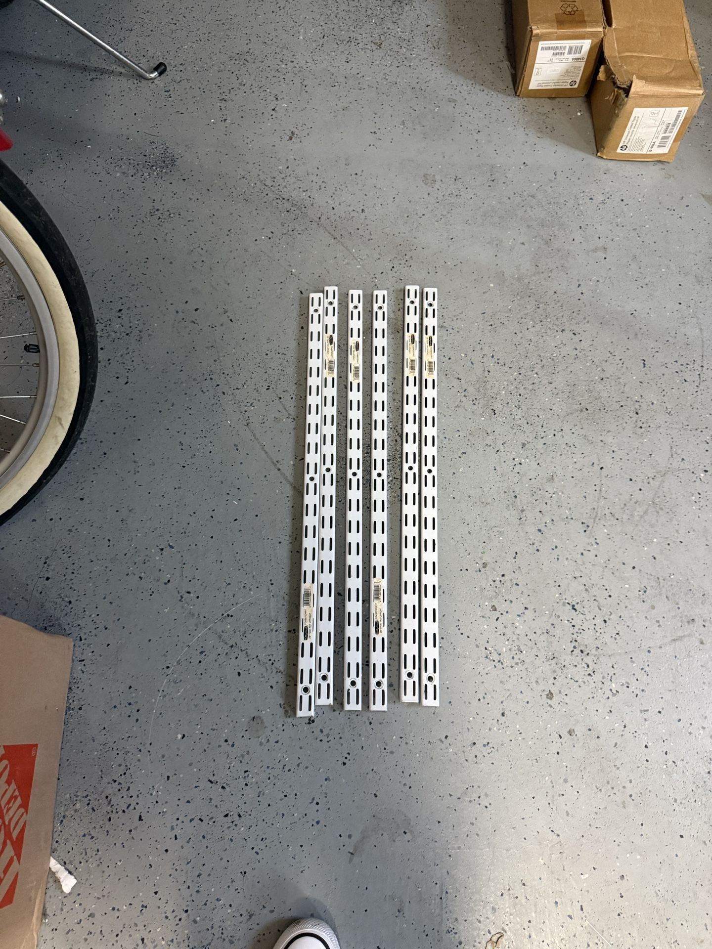 Closetmaid 25” Shelf Track