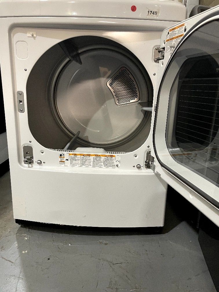 LG 27” free standing front load dryer White $350