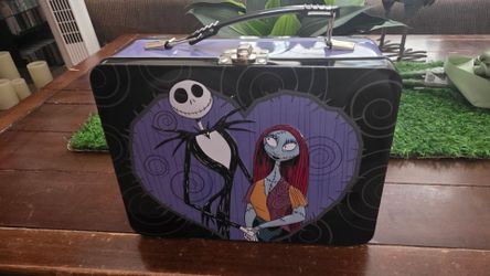 Nightmare before Christmas,  jack and Sally. Tin metal lunch box Disney