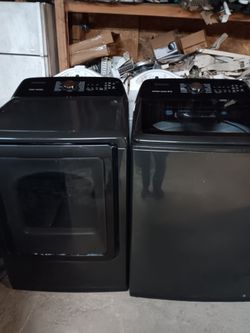 SAMSUNG WASHER AND DRYER SET