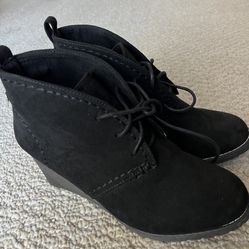 Sonoma Black Wedge Ankle Bootie Size 7.5 