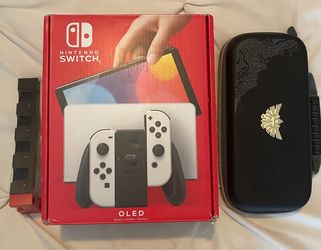 Nintendo Switch™ - OLED, Legend of zelda case Bundle