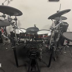 Alesis Strata Core Electronic Drum Set / Excellent Condition 