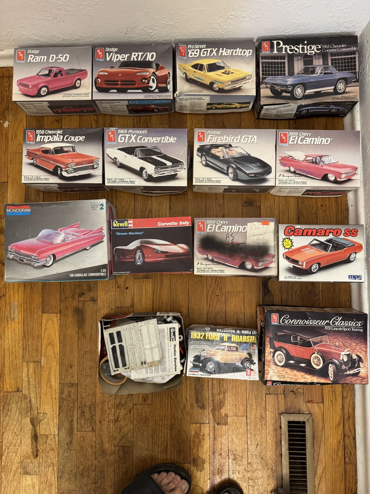 Antique Classic Scale Model Car Assembly Kits