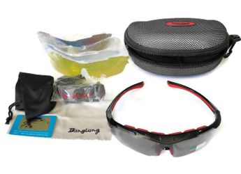 Polarized sport sunglasses with interchangeable lenses