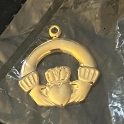 14Kp GOLD IRISH CLADDAGH PENDANT 