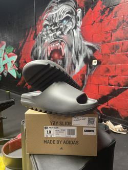 Yeezy Slides “Granite”