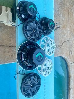 Kicker marine speaker kr8, kr 10 subwoofer. $20 each
