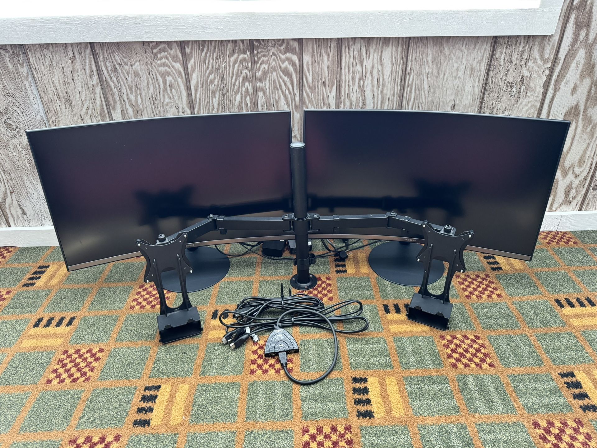Dual SAMSUNG Monitor Setup w/ Bracket