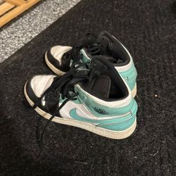 Air Jordan Fours And Curry’s