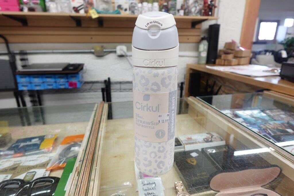 Cirkul 26oz StrawSip Flip Water Bottle in Luxe Leopard