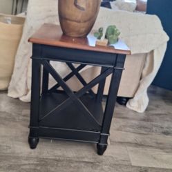 Wood End Table Like New 