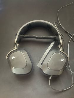 Gaming headset: Corsair HS80 RGB wired