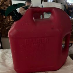 5 GALLON GAS CAN