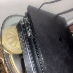 PS4 Slim 