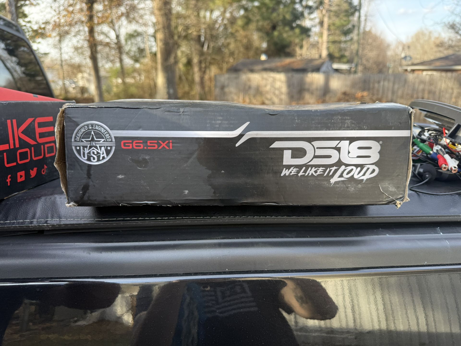 Complete Car Audio Package Deal – Touchscreen Radio Skar Amp DS18 Speakers & Enclosure