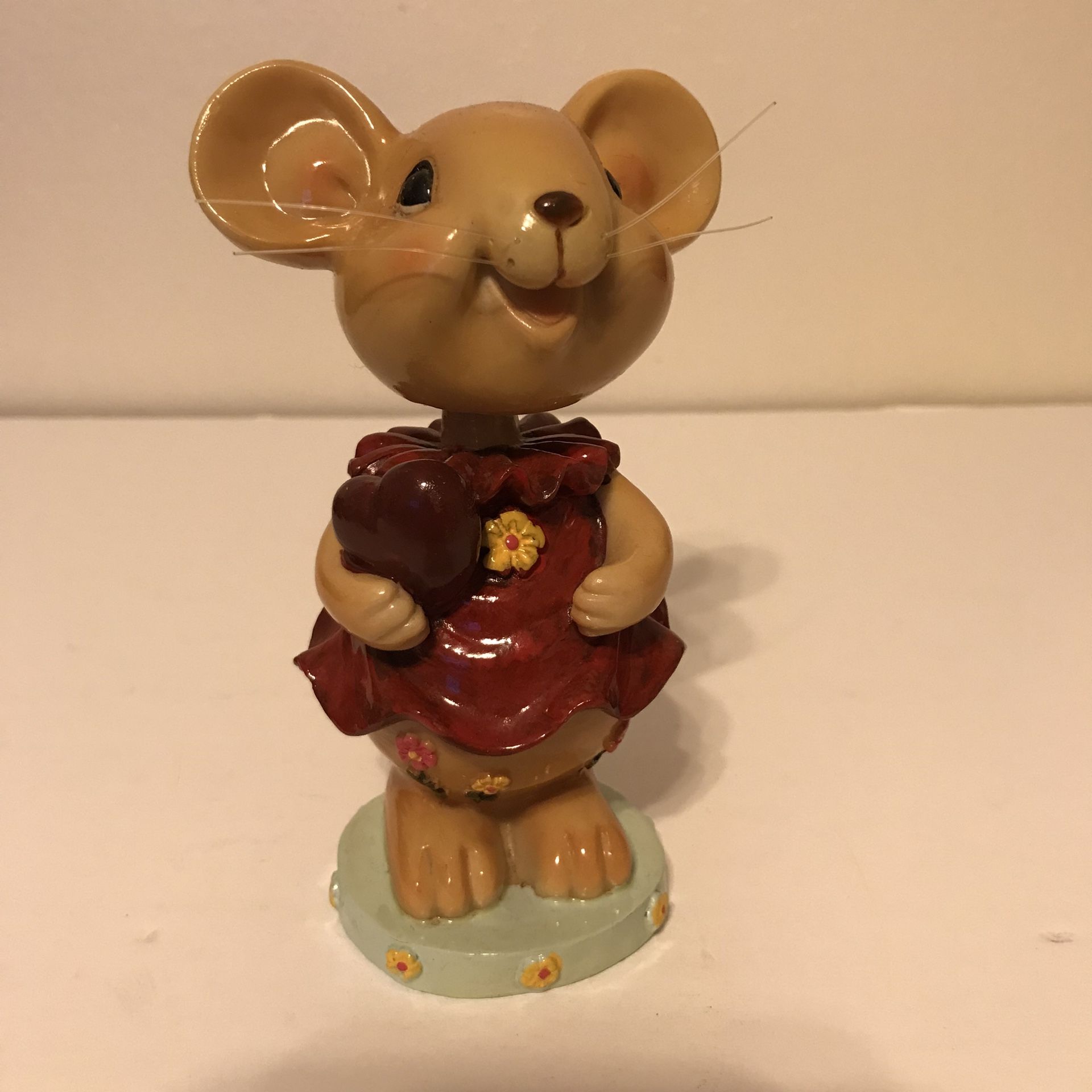 Vintage 5 3/4” Tall Floral Female Mouse Bobblehead Holding a Heart