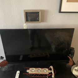 Vizio TV 35” 