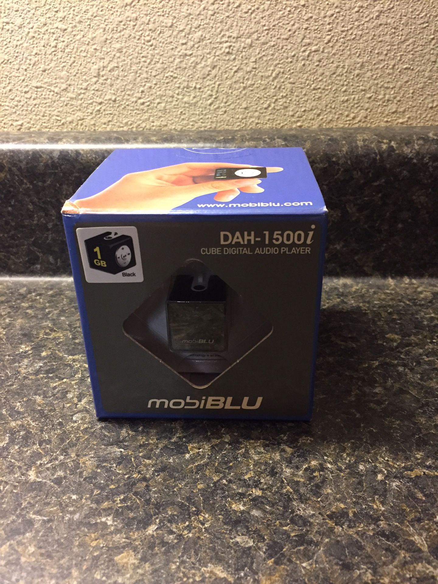 MobiBlu Digital MP3 Player (1 GB)