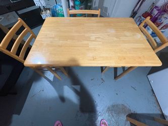 Free Dinning Table PickUp Today