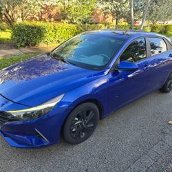 2022 Hyundai Elantra 