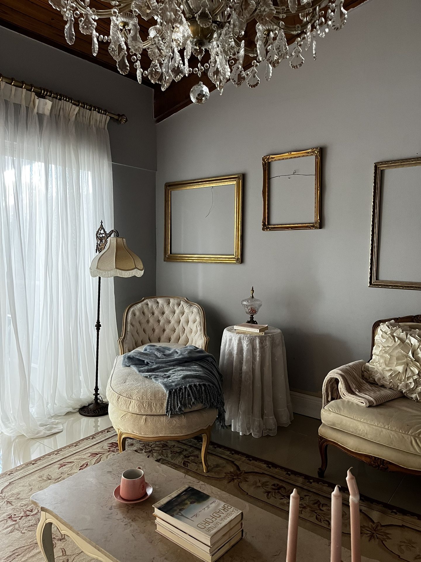 Beautiful Antique / Vintage French Provincial Fainting Chair Couch Chaise Lounge