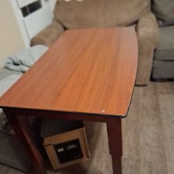 Desk with wheels for sale in good condition 