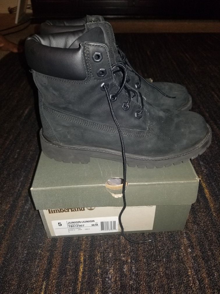 Timberland black youth boots size 5
