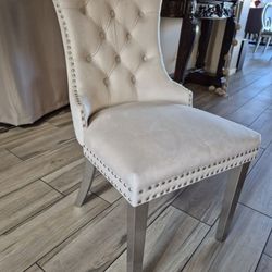 "New" set 4 chairs just Ensembled Velvet with metal legs