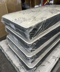 Set Twin Size Mattress And Box Spring 