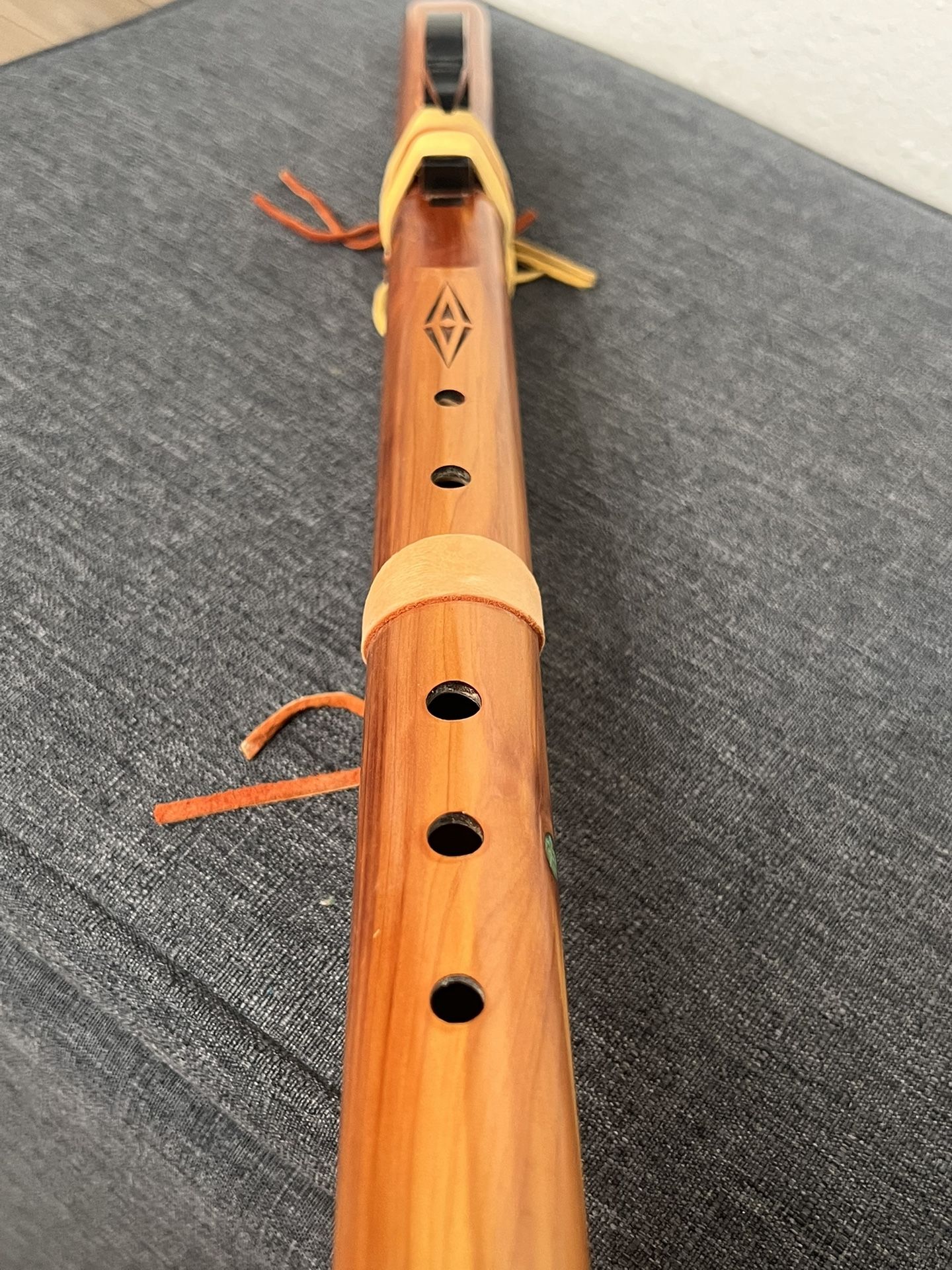 AROMATIC CEDAR High Spirits authentic Native American Flute