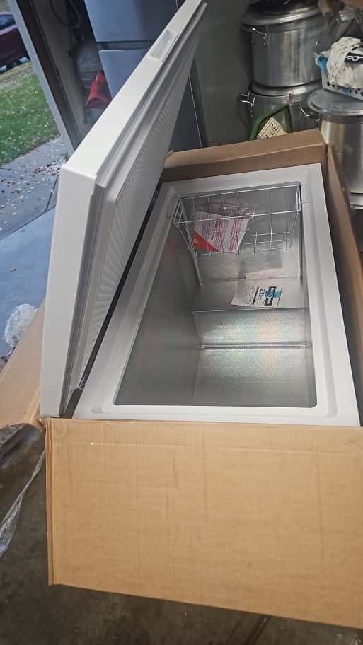 10 cu Ft Chest Freezer