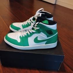 Air Jordan 1 Mid Lucky Green