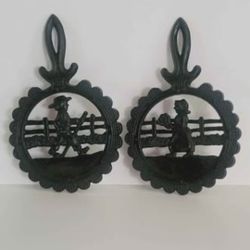 Antique DALECRAFT Cast Iron Trivet Set 1950's
Pennsylvania Dutch 
