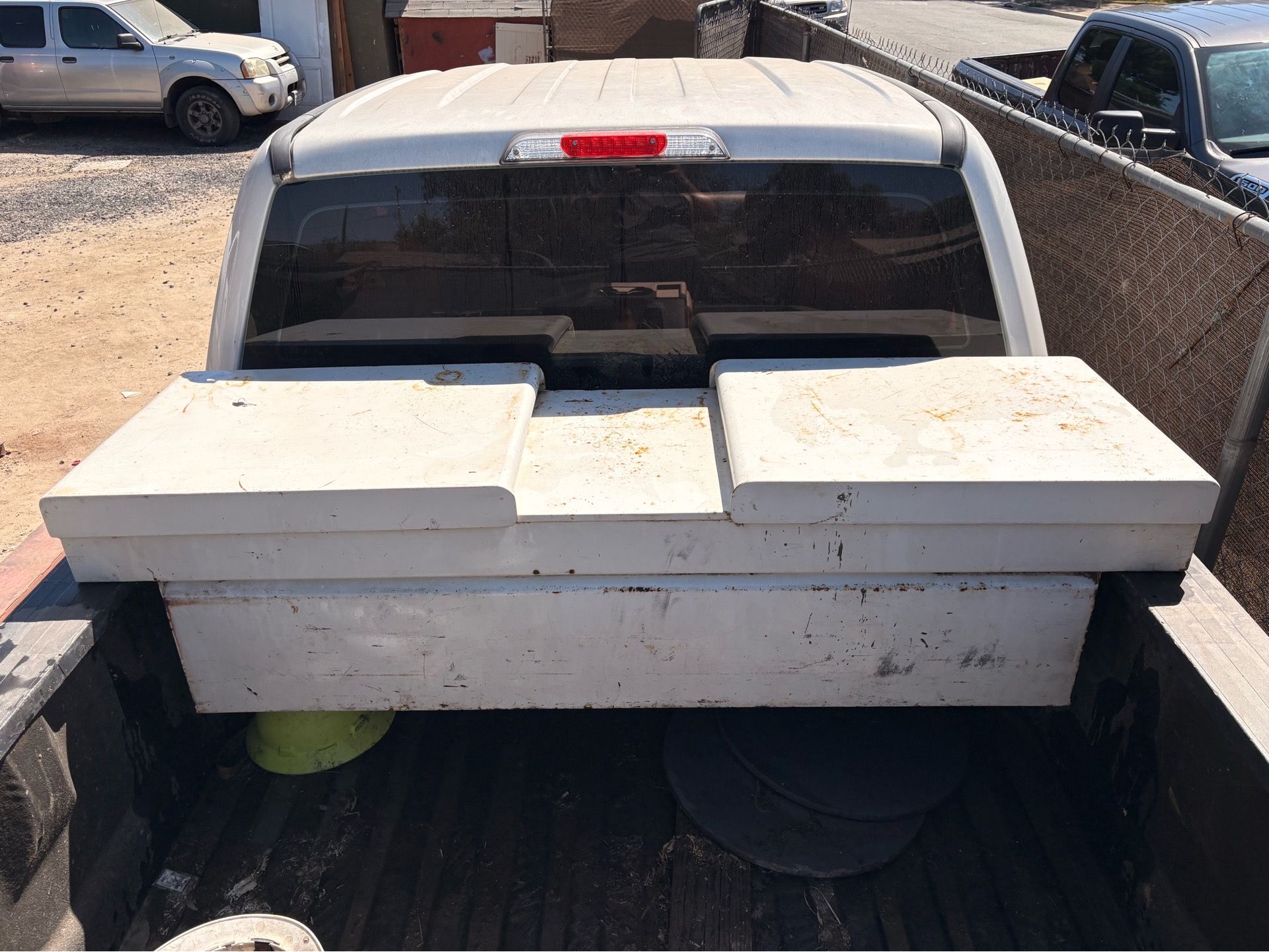 Truck bed tool box