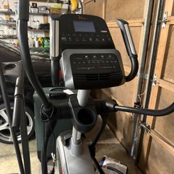 Ifit Femition 515 Elliptical Trainer