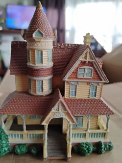 Victorian home miniature house collectable