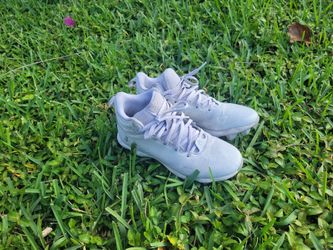 American Football Cleats Size 6 U.S.