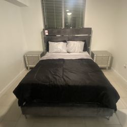 PROMOTION on grey & Silver Bed W/ 2 Nightstands