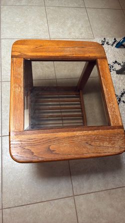 Table / nightstand