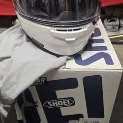 "NEW" SHOEI rf1200 In Box , Visor and Extra Pads 