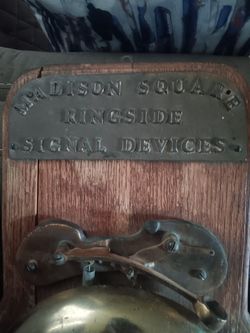 Madison Square Ringside Signal Device