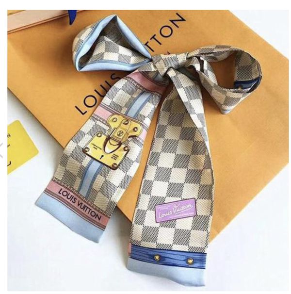 Louis Vuitton Scarf for Sale in Tallahassee, FL - OfferUp