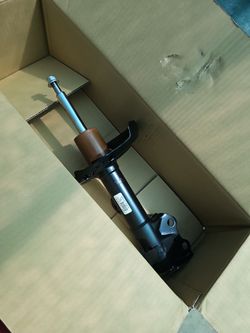 20-22 Toyota c-hr right suspension strut