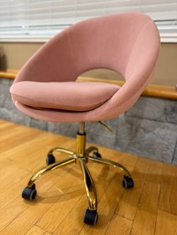 Pink Velvet Swivel Office Chair with Gold Base – Adjustable Height
