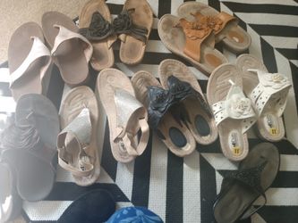 Women sandals size 10 and 11 great condition