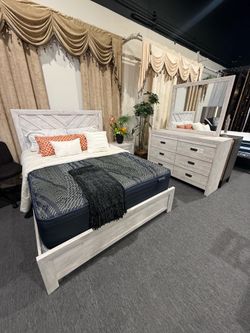 4 PC QUEEN BEDROOM SET